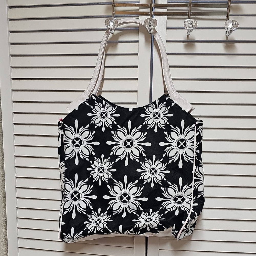 Lancome Black & White Floral-Print Tote With Fuschia Color Liner